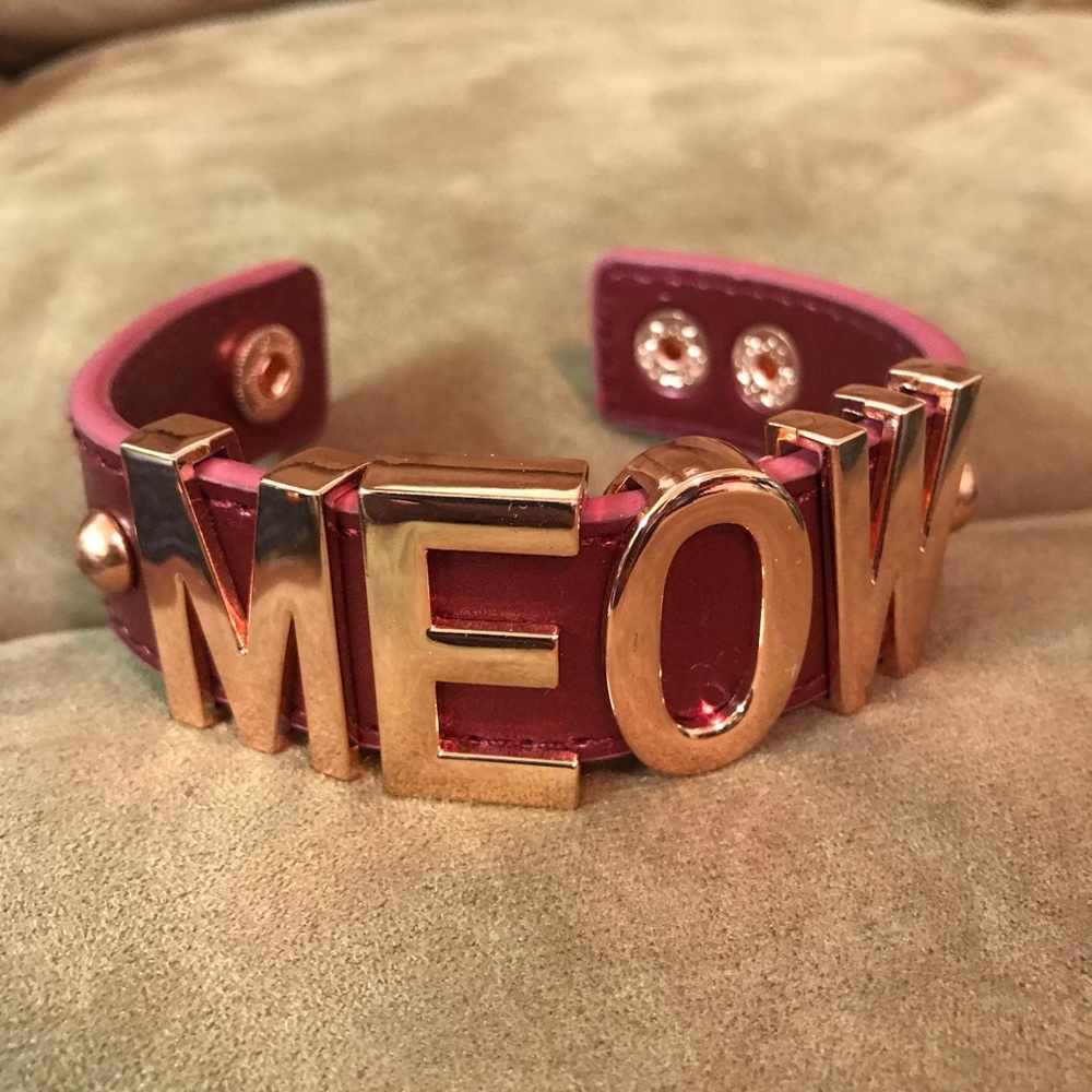 BCBG inspiration quote faux leather snap bracelet